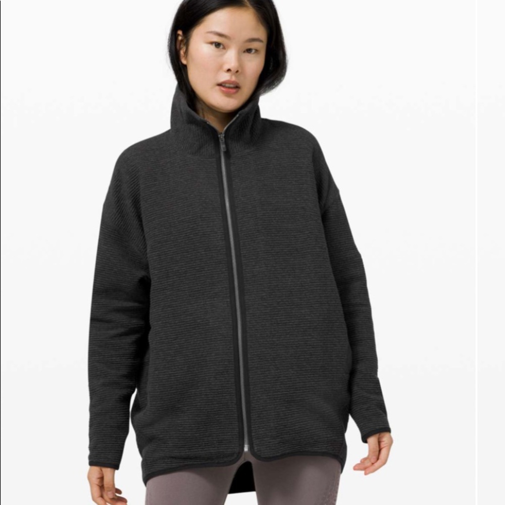 Lululemon Peaceful Moments Full zip - Sz 0